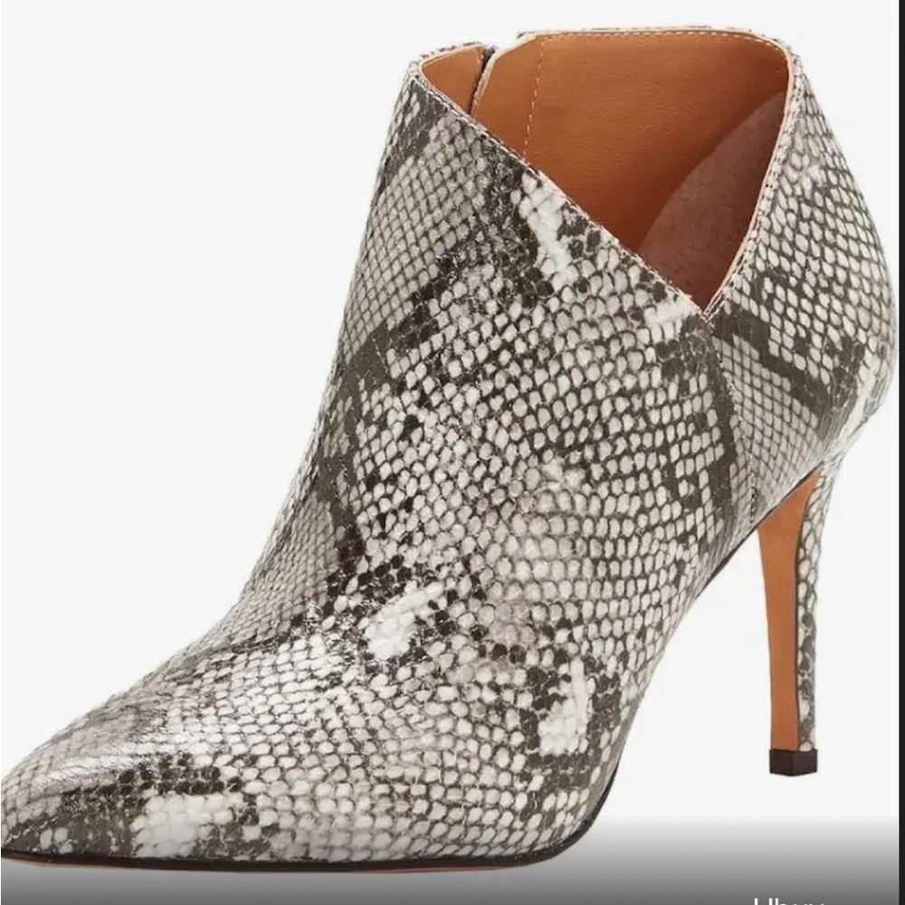 Jessica Simpson Women's Abille Ankle Boot, Snake print, 3.5 Inch Heel, Size 7.5